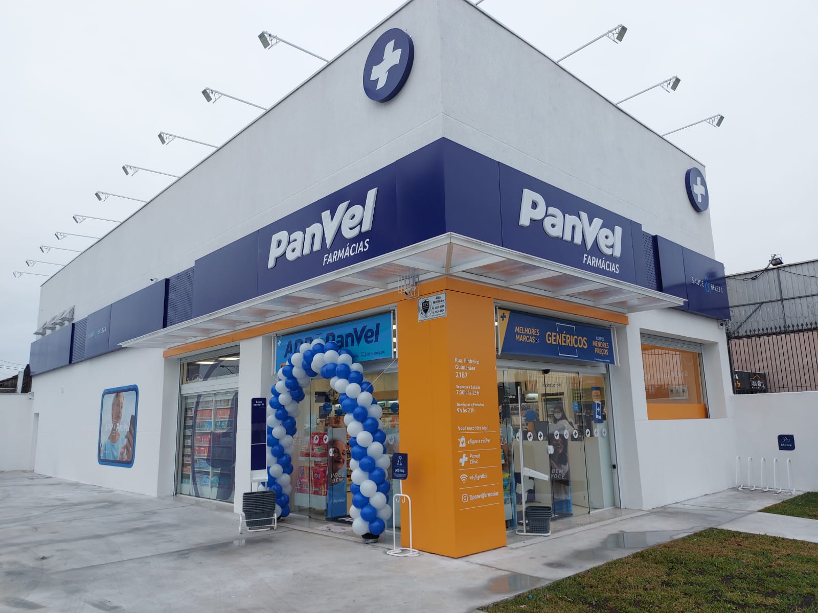 Panvel inaugura nova loja em Curitiba