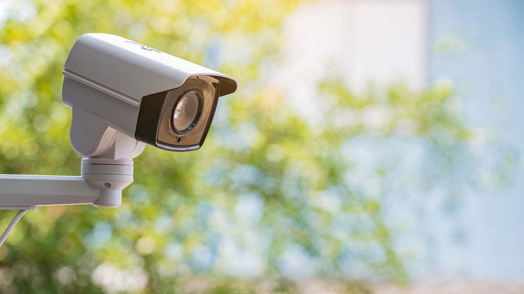 Usadas como recurso para vigilância patrimonial, as câmeras de segurança podem violar a lei de proteção de dados.