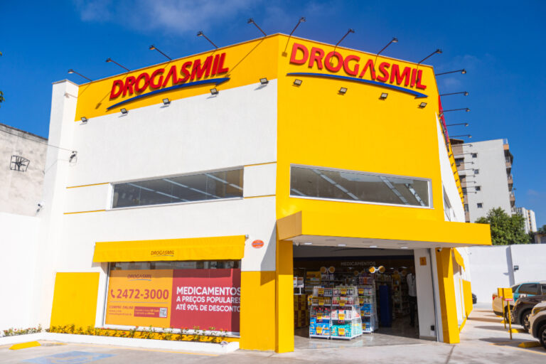 Drogasmil oferece serviços farmacêuticos gratuitos para celebrar seu aniversário