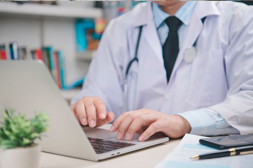 Projeto que obriga drogarias a receber receitas médicas digitais é rejeitado na Alerj