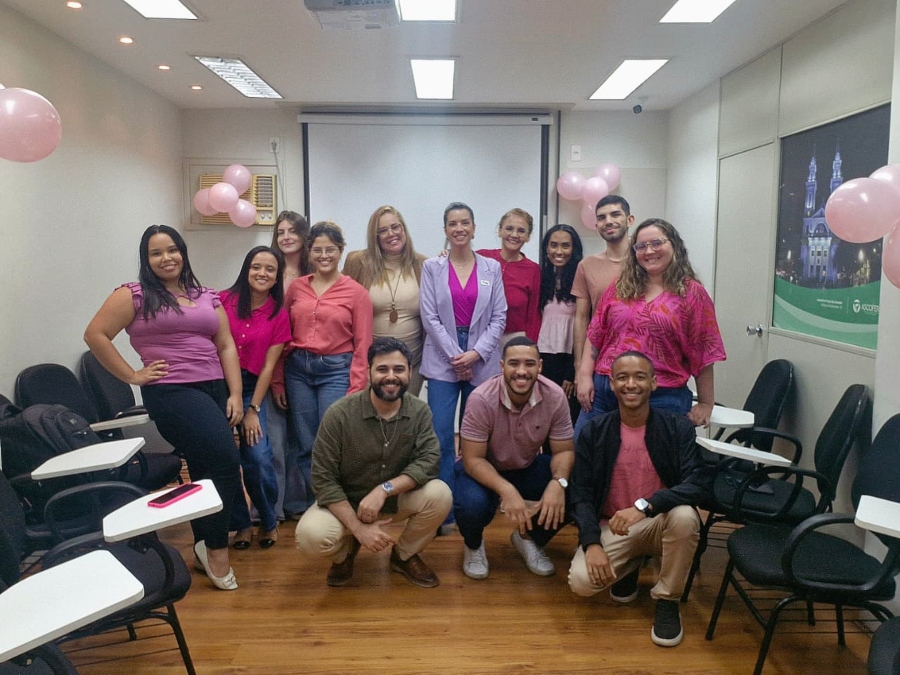 Palestra conscientiza colaboradores da Ascoferj sobre câncer de mama