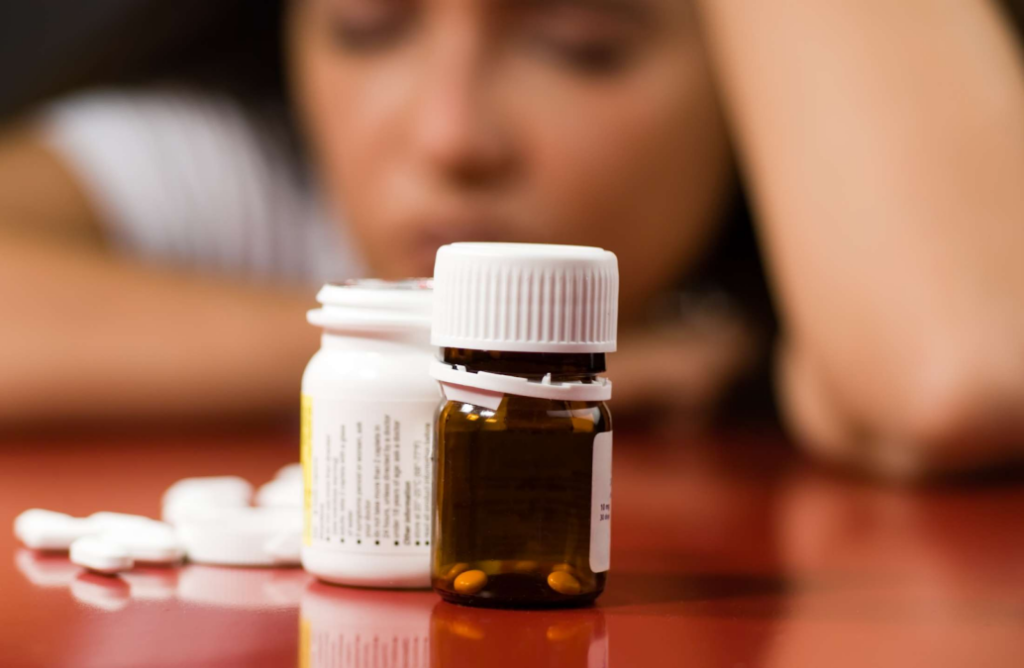 Levantamento mostra que 22,8% dos usuários de antidepressivos também tratam doenças crônicas