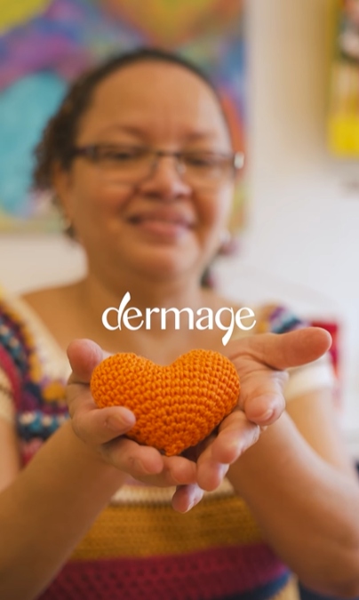 Dermage celebra o Mês da Mulher com iniciativa que apoia artesãs da Rocinha