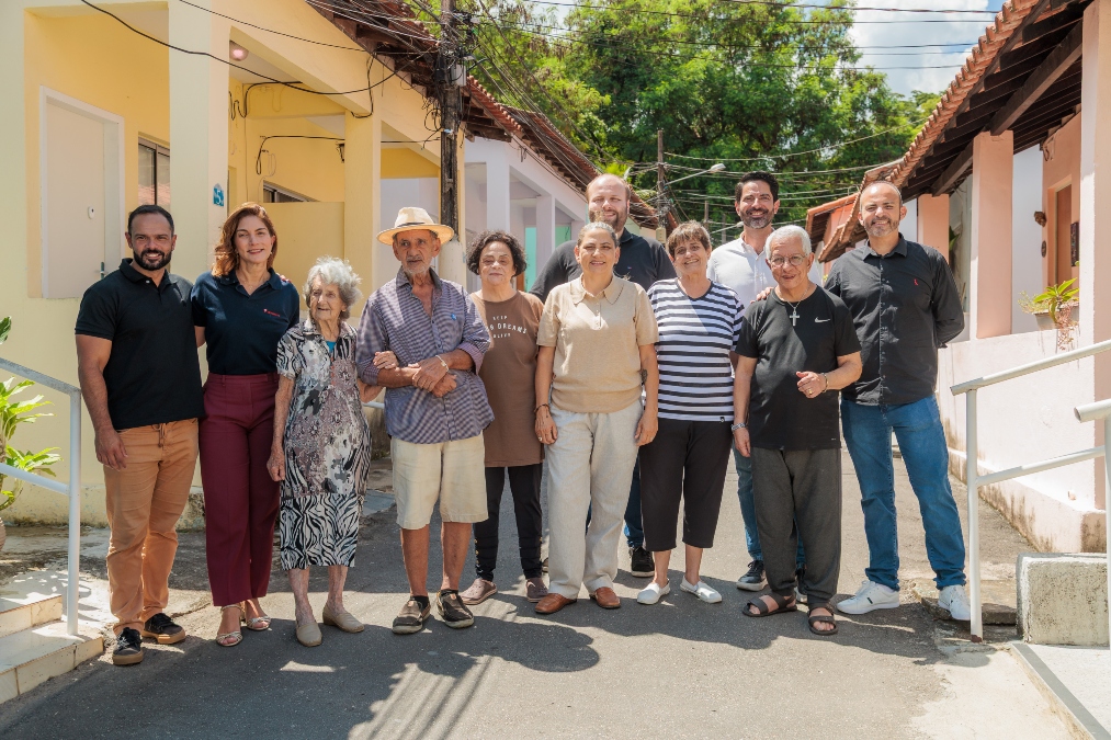 Essity e Drogaria Venancio realizam doação ao Retiro dos Artistas