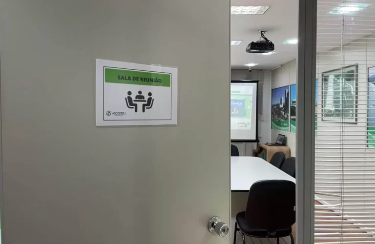 Sala-de-reuniao-6.webp